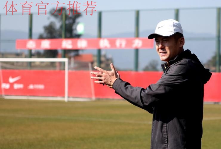 杨晨寄语弟子:进军世少赛,未来挑大梁 杨晨寄语弟子:进军世少赛,未来挑大梁